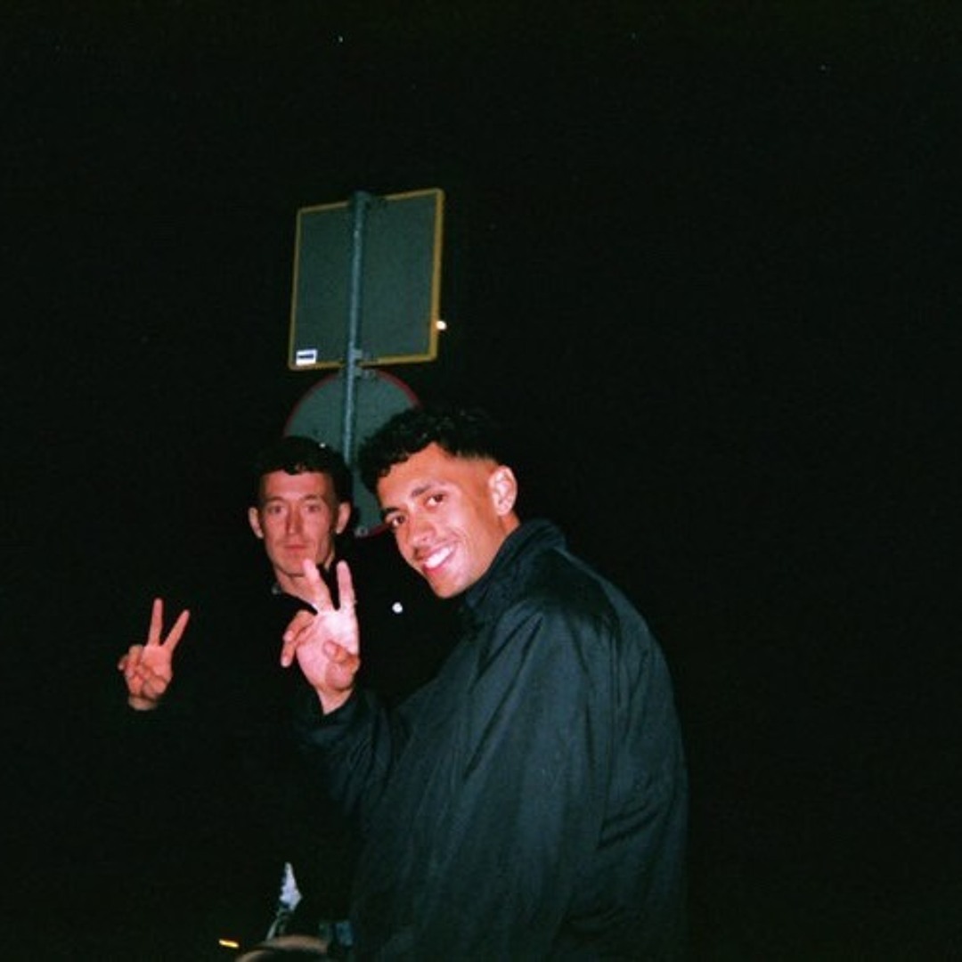 Stream Noël music | Listen to songs, albums, playlists for free on