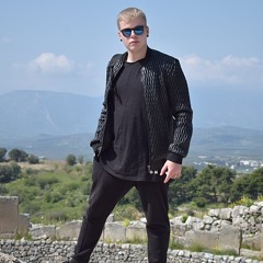 HugeLïon
