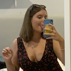 Chloe Contos