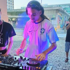 dj g10