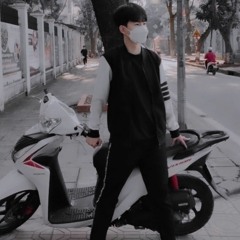 trong hộp sữa xanh có quả téo đỏ