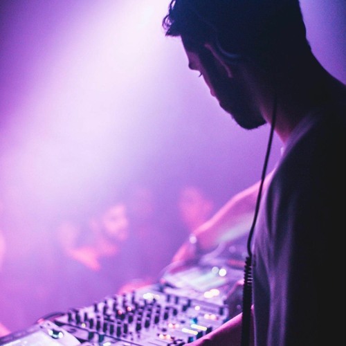DE SILVA - UNESSENTIAL MIX 002