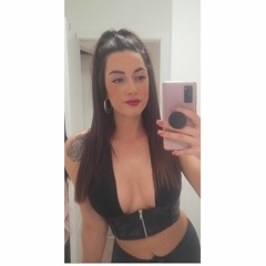 Holly lewis