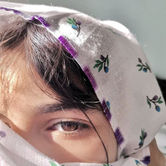 ،