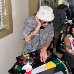 DJDyLo