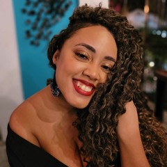 Larissa Casaqui