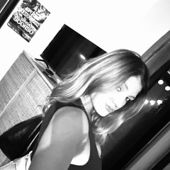 Carla9880