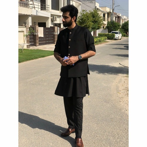 Khuraim Gillani artist photo