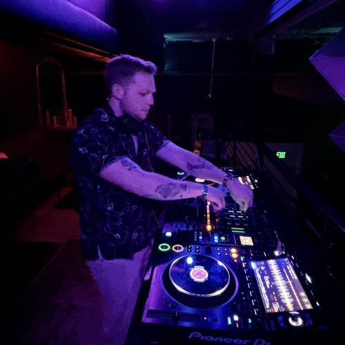 PullBack (Original Mix)