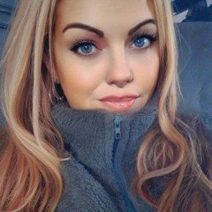 Stacey Holmes 🍒 💣