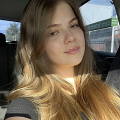 letícia hunika