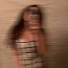 ➶