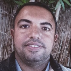 امير بسخرون