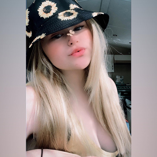 Angel Chloe’s avatar