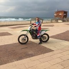 עידן אביכזר