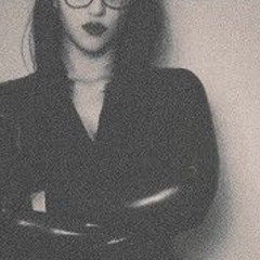 𝔖𝔥𝔢 𝔇𝔬𝔢𝔰 𝔑𝔬𝔱 𝔈𝔵𝔦𝔰𝔱