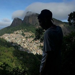 TO TREPADAO TO COM GLOCK DE ROUPA