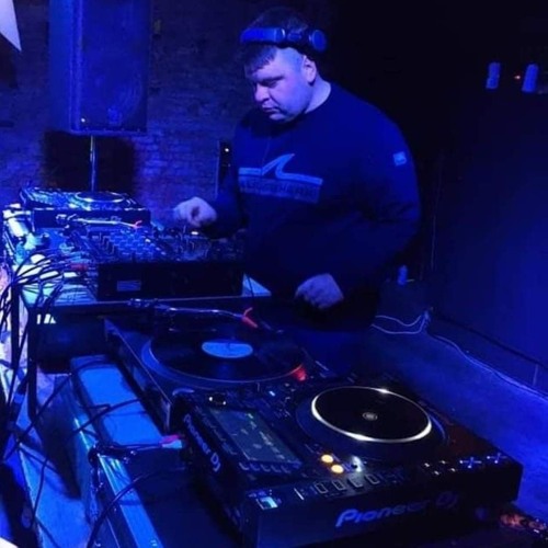 DJ CHRIS BARNES artist photo