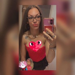 R H I A N N E N   J A Y  💋✨