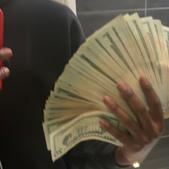 layatyourmomhousee