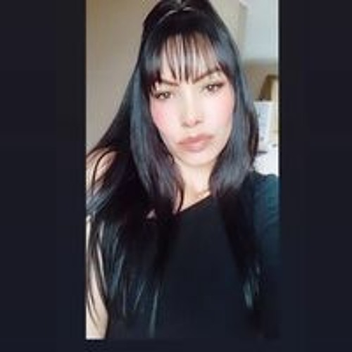 Lia Silva’s avatar