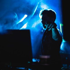 DJ B_LEE_