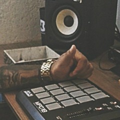 Masta Mic In Tha Pads