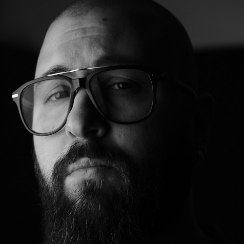 Mutlu Karaköse artist photo