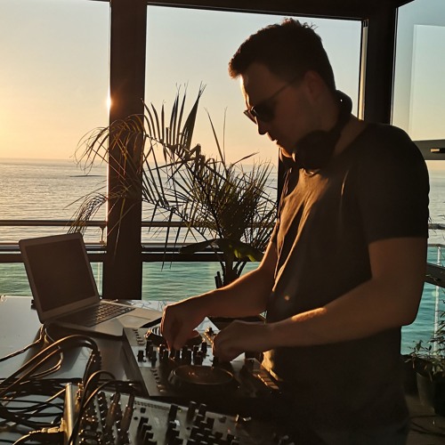 Chase The Wonderful Sun (RedNaxCat & Gragory Smith Intro Bootleg)