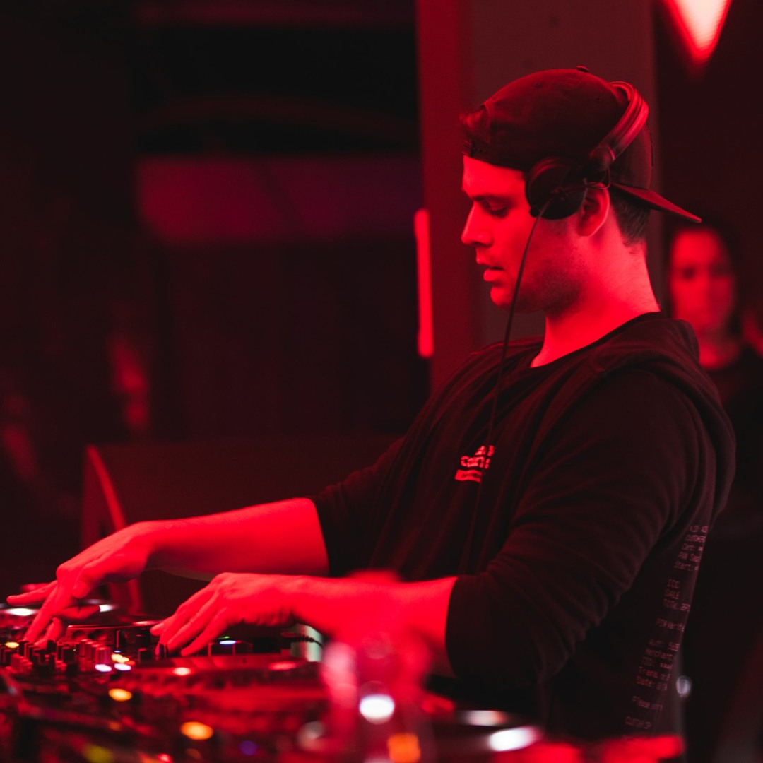 Stream Erik Gross music | Listen to songs, albums, playlists for