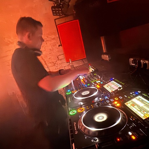 01 Meek Fly Techno Darktechno Set REC - 2021 - 04 - 15