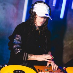 DJ Cinara