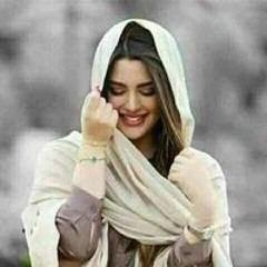 لاتسألني من انا