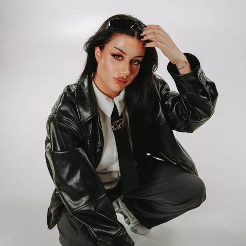 NINA CASTH — artist photo