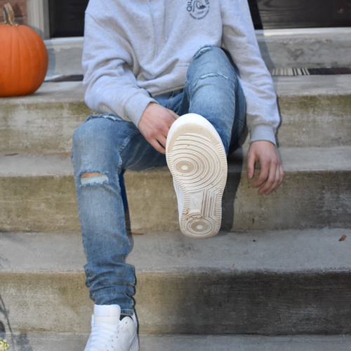 Broken Hearts - The Kid Laroi