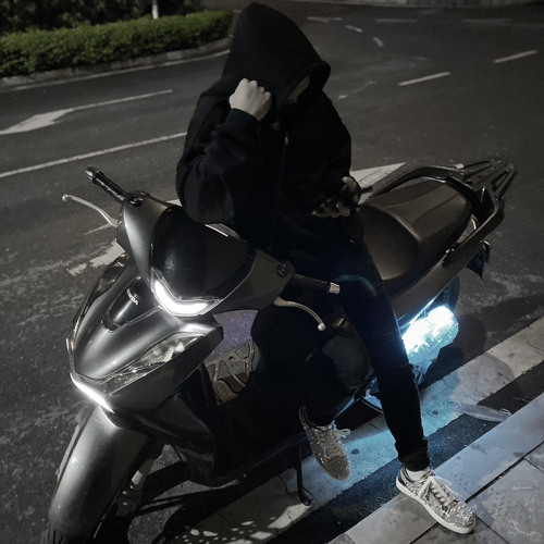 Em Luôn Ở Trong Tâm Trí Anh - LVT Remix