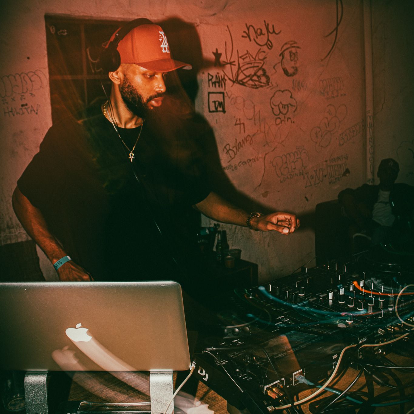 DJ MYSHITS