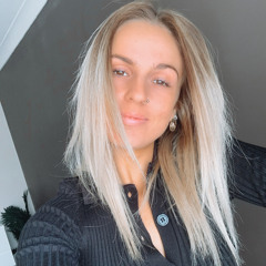 T A Y L A  T R A V I S