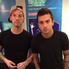 |-/