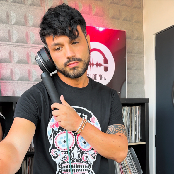 DEEP/HOUSE/TECHNO
