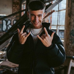 Luke Thompson