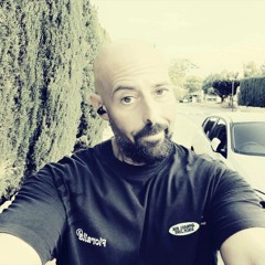 VÍCTOR TEC