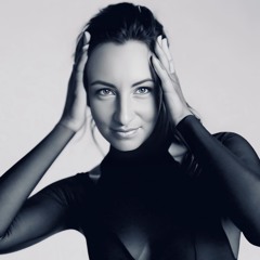 Yanina Sky
