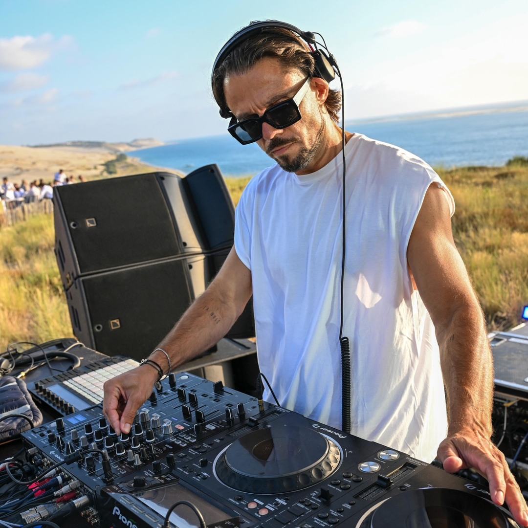 Stream ERIK D music | Listen to songs, albums, playlists for free