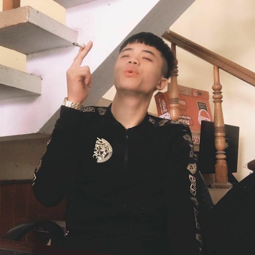 Linh Chivas — artist photo
