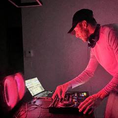 DJ Bednarz