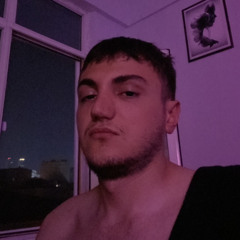 👽