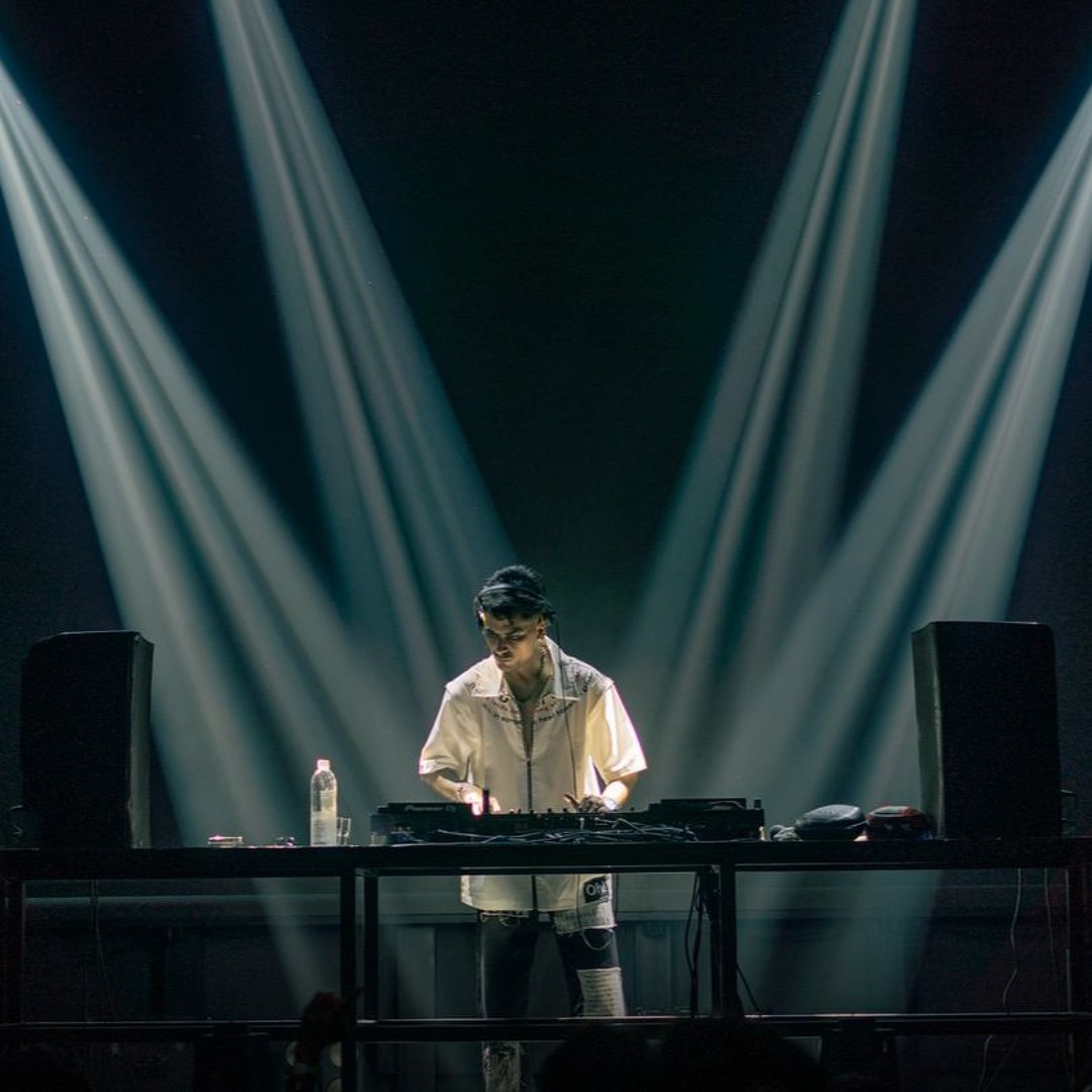 Stream DJ V SKY music | Listen to songs, albums, playlists for free on ...