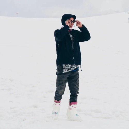 Amir Tataloo Ft. Merzhak - Be Moo Resid Vali Pare Nashod.mp3