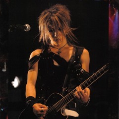 lux (@lifeunderxpression)